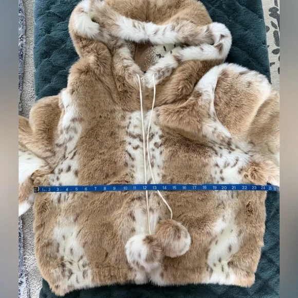 Parkhurst Outdoor Edition Beige and White Faux Fur Jacket - Picture 8 of 15